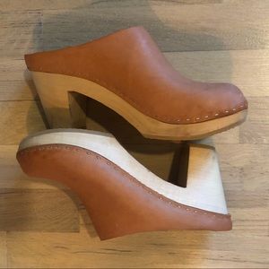 Bryr chloe closed toe clog